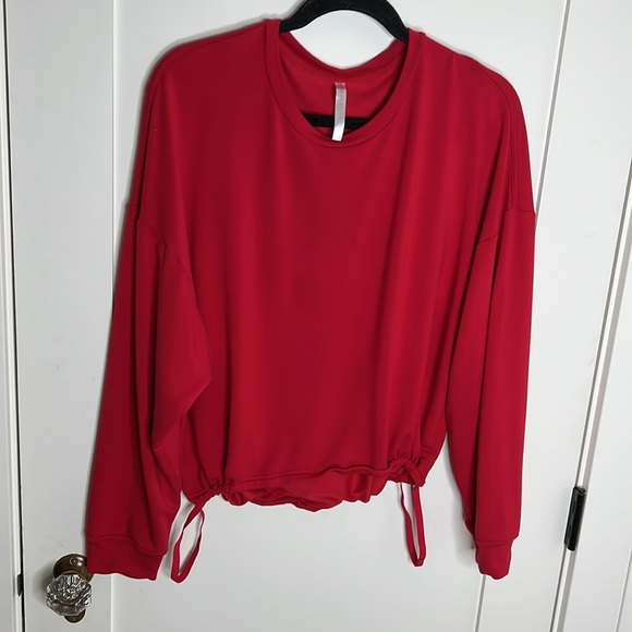 🛍️Fabletics luxe cinched pullover sweatshirt persimmon red L slightly cropped - Picture 6 of 6
